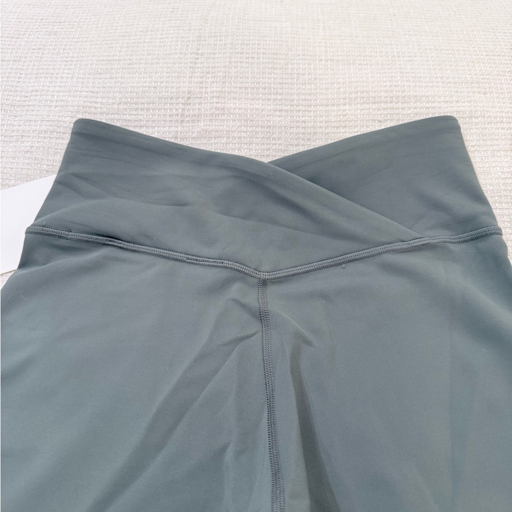 NWT Lululemon Wunder Train V-Back Leggings 25”-Size 6 - Picture 5 of 7